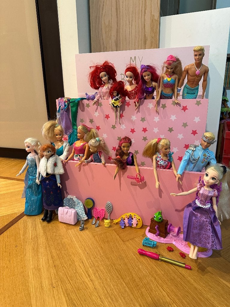 Barbies anciennes et récentes, Enfants & Bébés, Enlèvement, Utilisé, Barbie