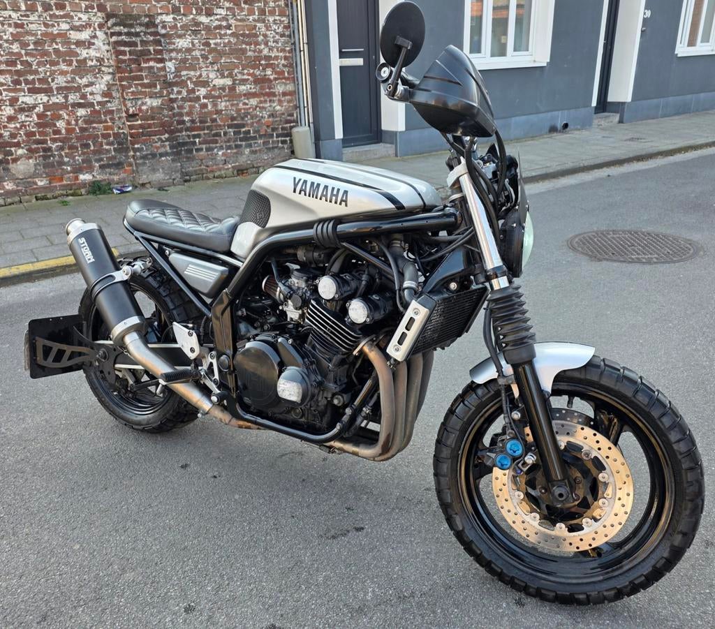 Yamaha FZS600 personnalisé !, Motos, 600 cm³, Entreprise, Occasion, Manuelle