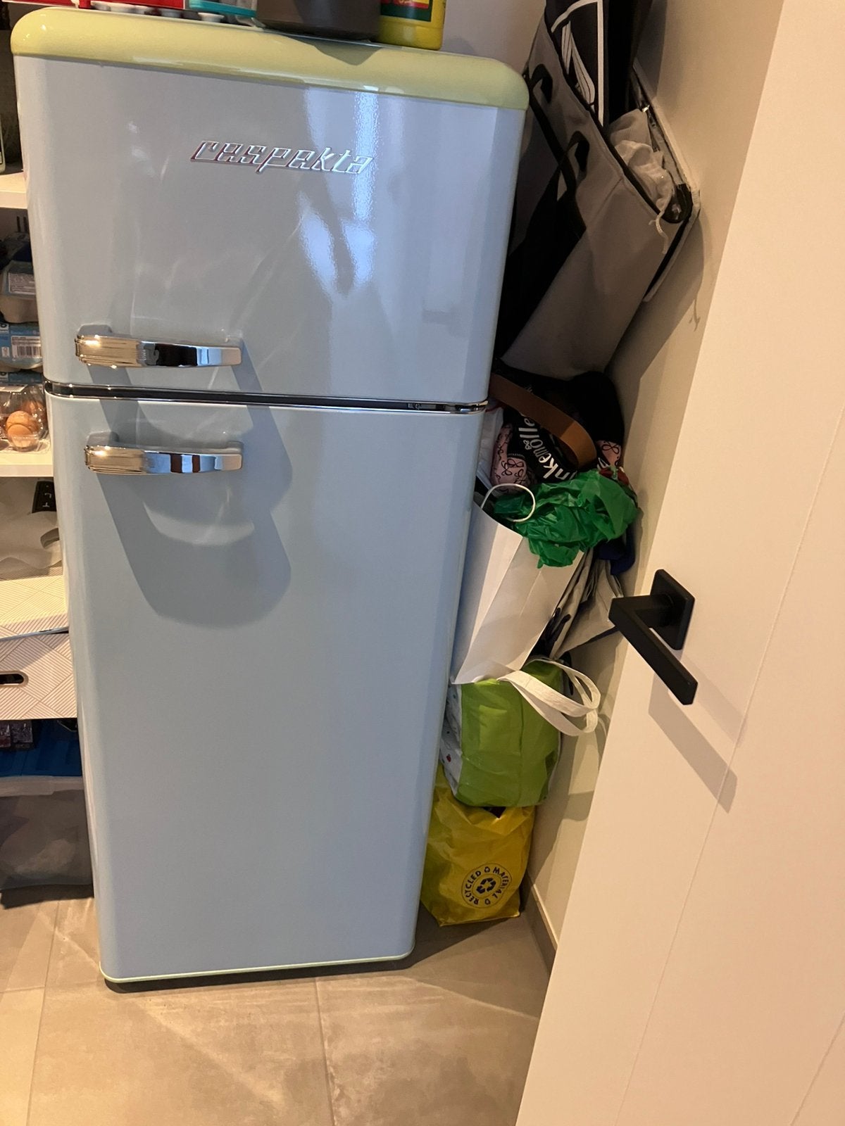 Respekta vrijstaande koelkast met vriesvak, Elektronische apparatuur, Koelkasten en IJskasten, Ophalen, Zo goed als nieuw, Met vriesvak