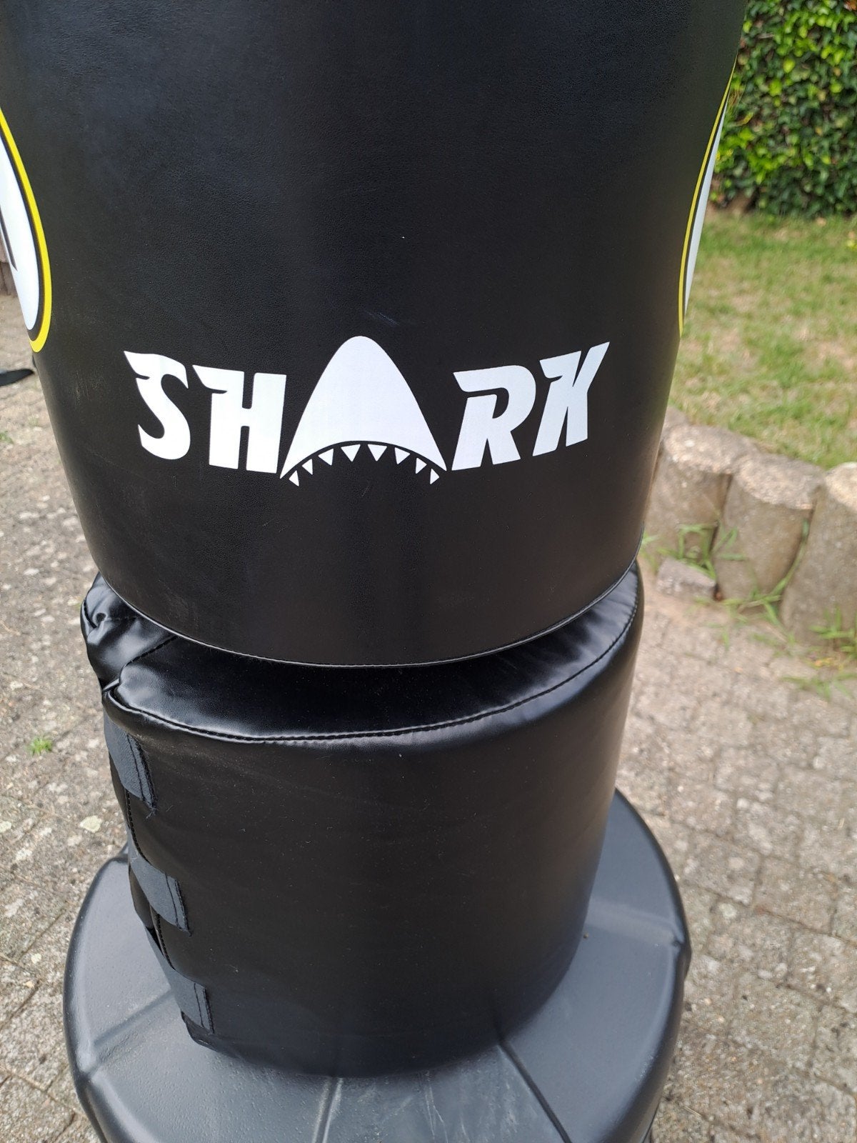 sac de boxe SHARK, Enlèvement