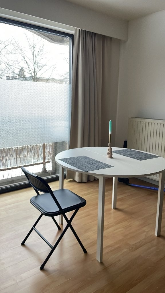 Table, Enlèvement ou Envoi, Comme neuf, Quatre personnes