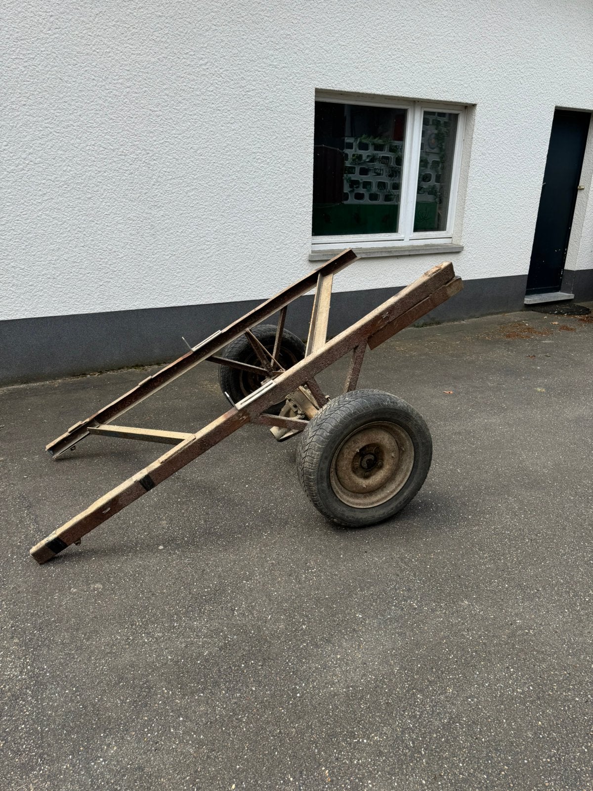 Oude platte wagen mogelijkheid tot aanhangwagen of kar, Ophalen, Gebruikt
