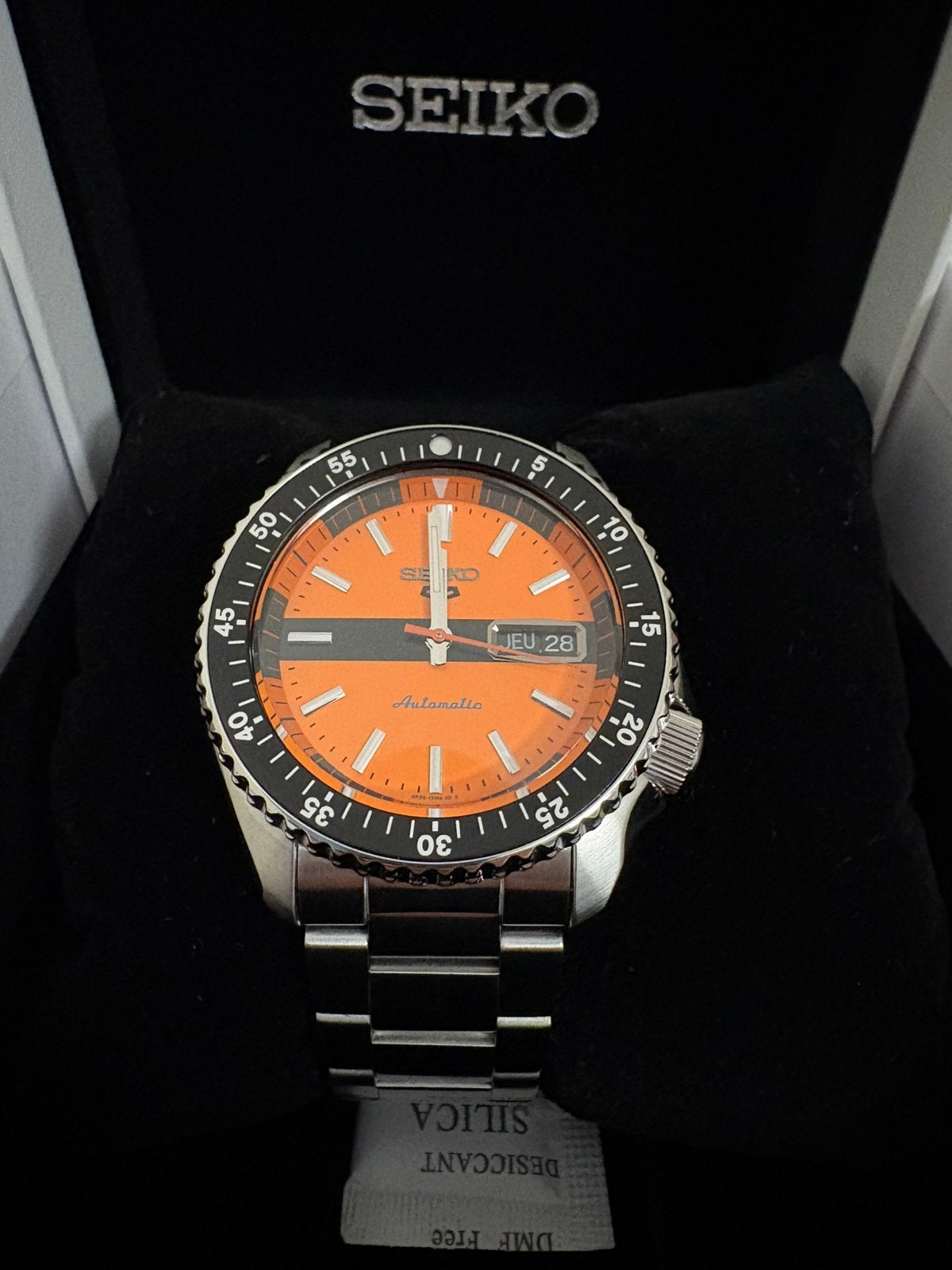Seiko 5 Sports Automatique “55th Anniversary” Neuve Full Set, Montre-bracelet, Seiko, Enlèvement ou Envoi, Acier