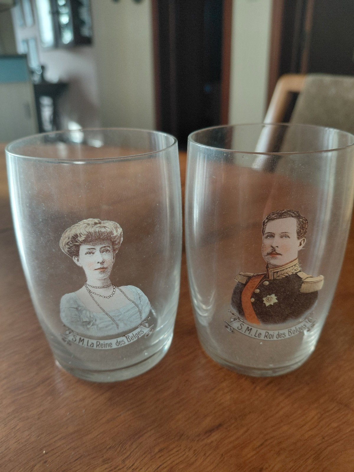 antieke glaasjes Koning Leopold 1 en  Elisabeth, Collections, Enlèvement