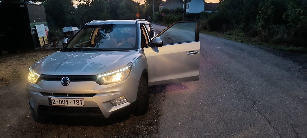 Sangyong Tivoli 83 000 km, 94 kW, Achat, Euro 6, Noir