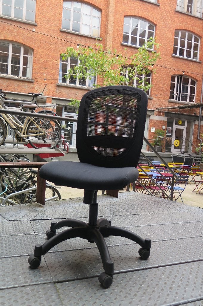 Chaise de bureau IKEA VILGOT, dossier maille noir, Maison & Meubles, Chaises de bureau, Utilisé, Chaise de bureau, Noir, Ergonomique