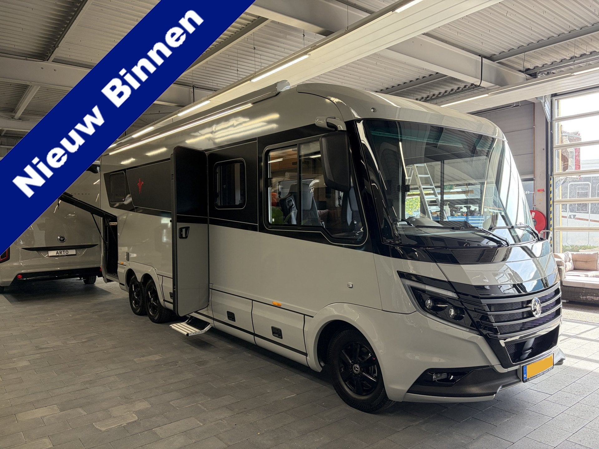 NIESMANN BISCHOFF ARTO 84e 170pk Aut Mercedes Hefbed Levelsy, 8 mètres et plus, Niesmann+Bischoff, 8 à 9 mètres, Diesel
