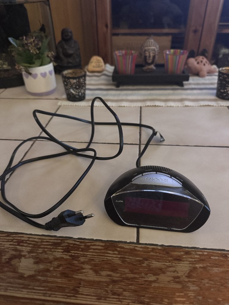 Digitale wekker / radiowekker met snoozefunctie, Ophalen, Gebruikt