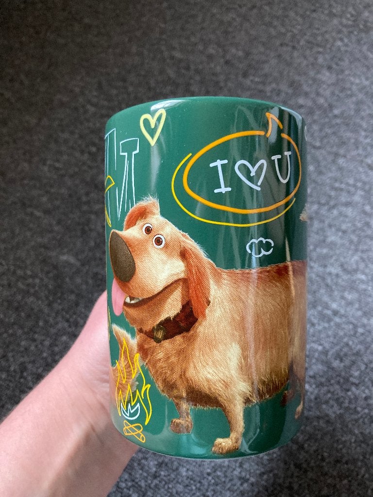 Nieuwe Disney mok Up ( Dug ) Disney Store, Ophalen of Verzenden, Overige figuren, Nieuw, Servies