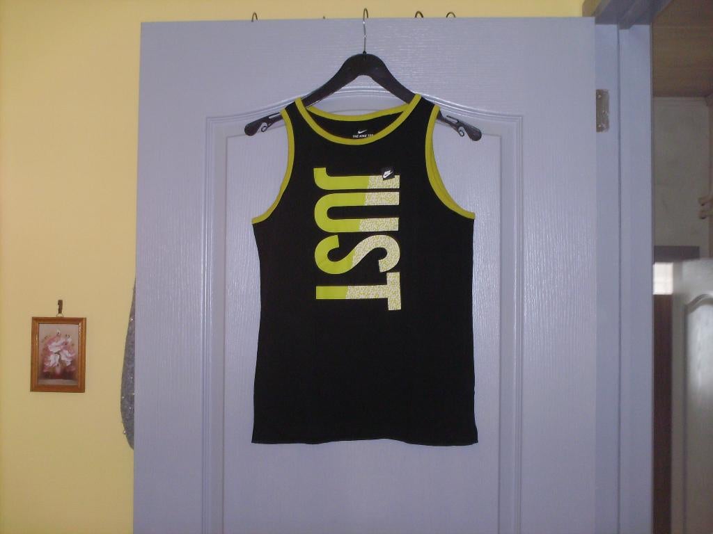 a vendre tee shirt enfant, Kinderen en Baby's, Kinderkleding | Maat 158, Overige typen, Ophalen of Verzenden, Zo goed als nieuw