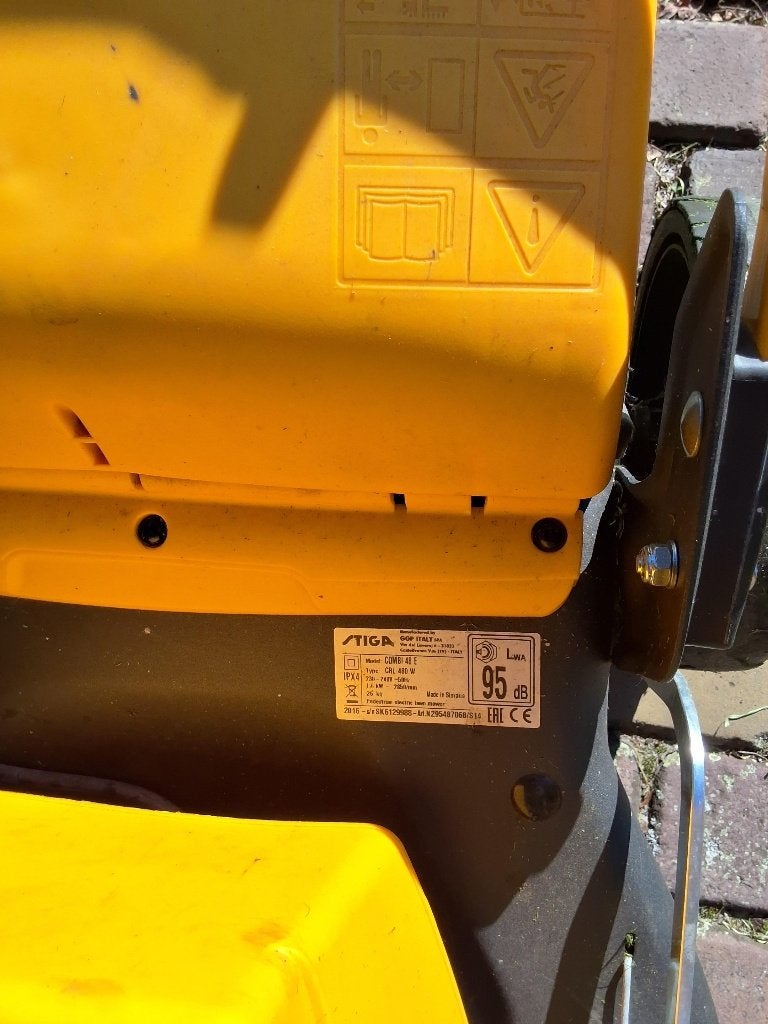 grasmaaier / mulchner Stiga, Ophalen, Cirkelmaaier, Gebruikt, Elektrische grasmaaier