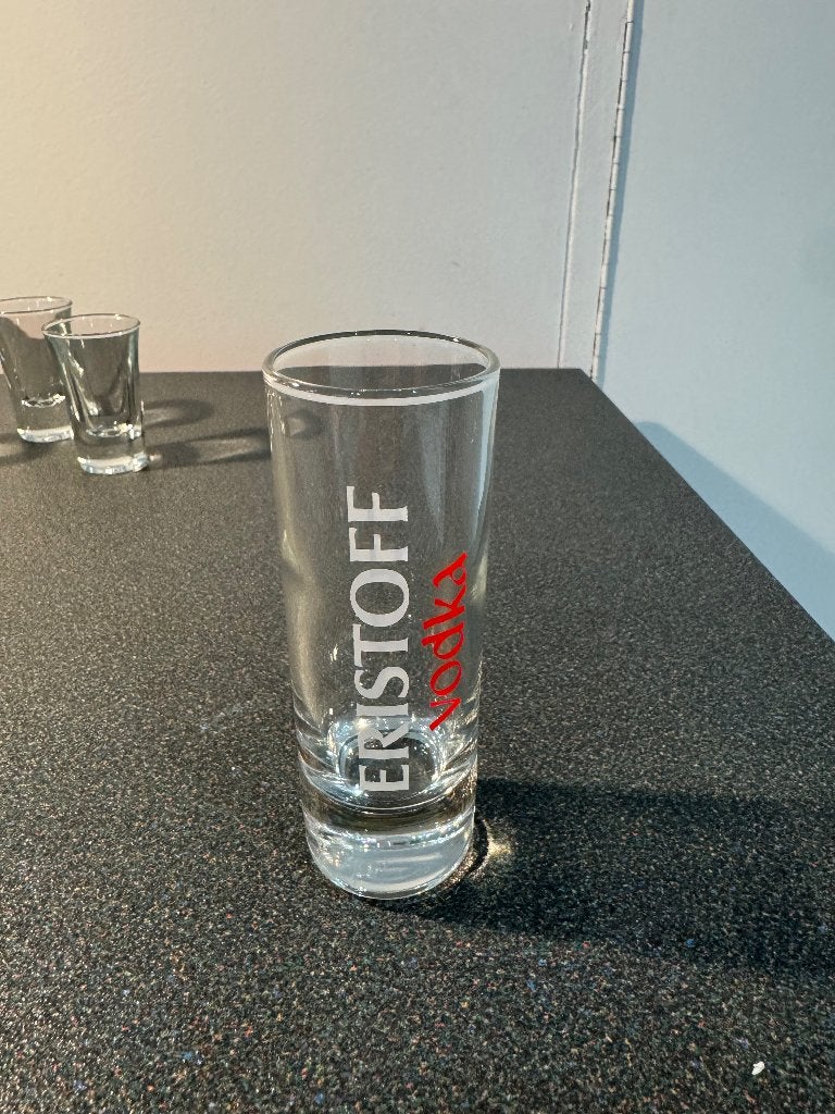 Set van 12 Eristoff Vodka shotglazen – horeca mancave, Ophalen, Nieuw, Borrel- of Shotglas