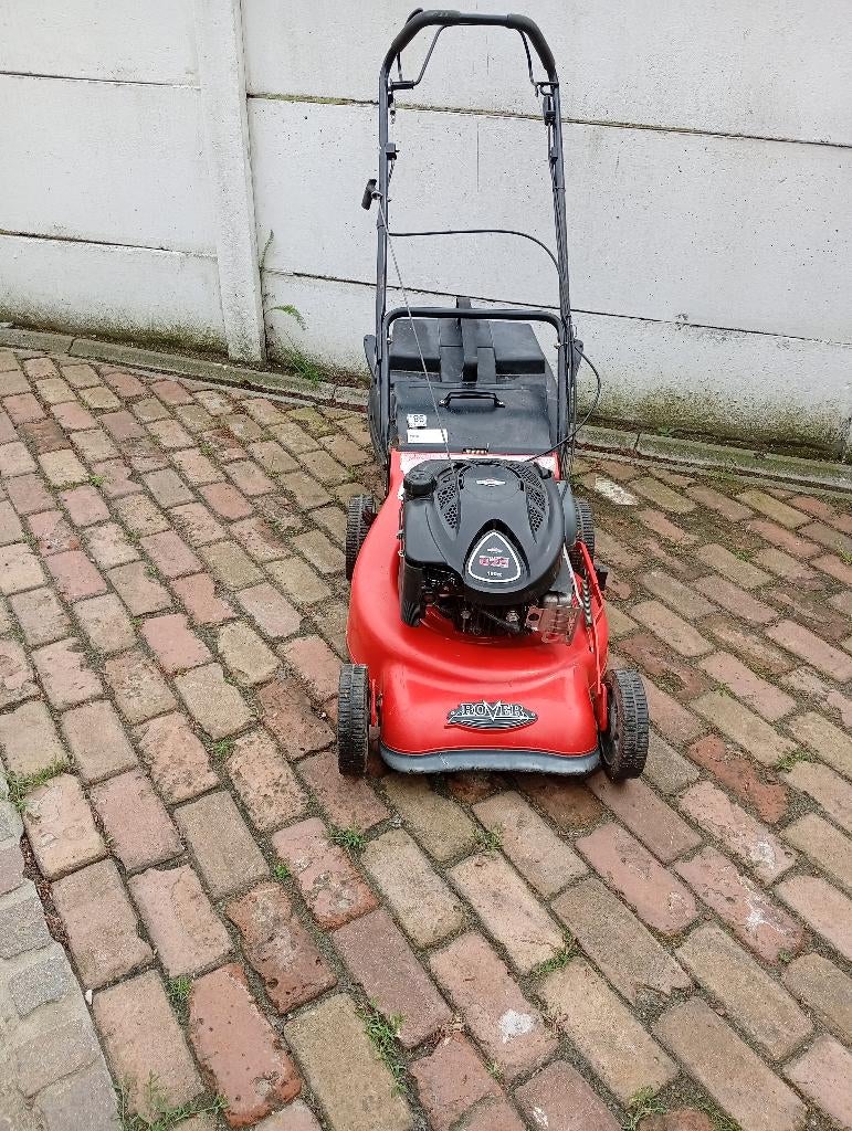 ROVER zelfrijdende grasmaaier op benzine, Tuin en Terras, Ophalen, Versnellingen, Zo goed als nieuw, Benzine-grasmaaier