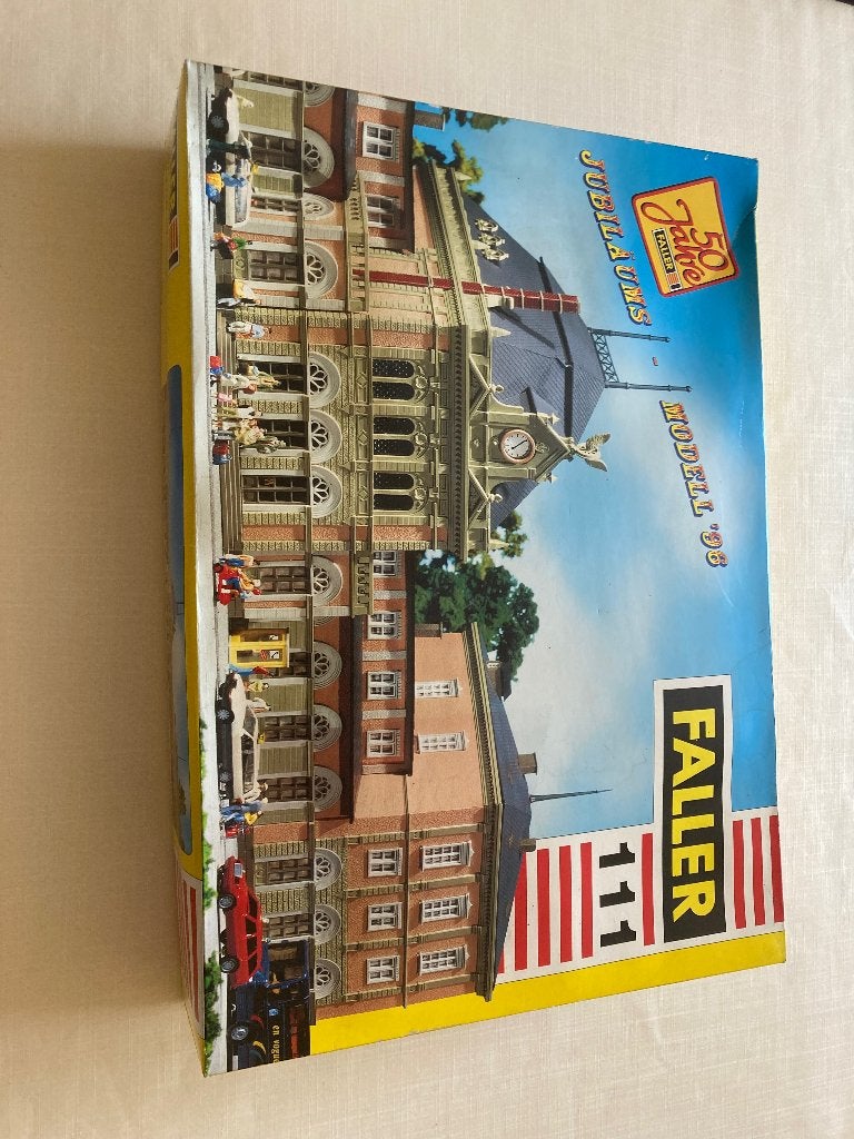 Faller 111 H0-model van het treinstation "Neustadt Weinstraß, Enlèvement, Comme neuf, 1:50 à 1:144