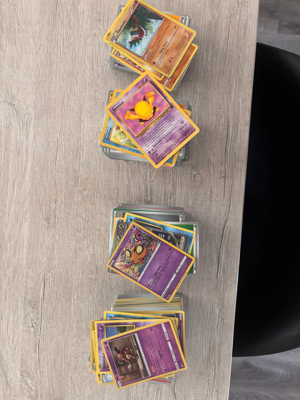 Stapel oude en nieuwe pokemon kaarten., Ophalen of Verzenden, Zo goed als nieuw
