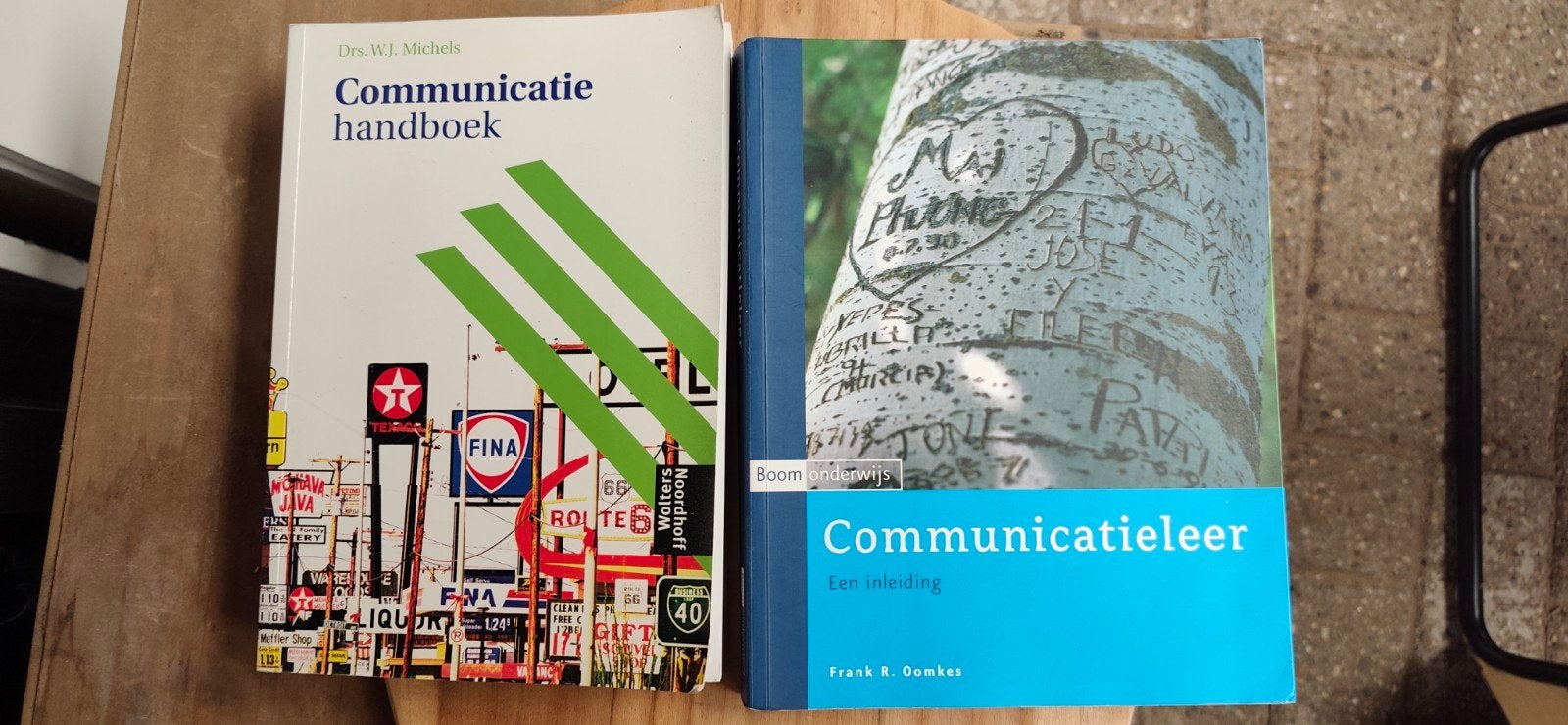 2 boeken over communicatie, Boeken, Ophalen