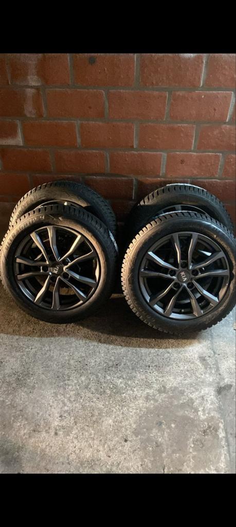 Kia banden met velgen nieuw 205/55 R16 91H, Autos : Pièces & Accessoires, Pneus & Jantes, Enlèvement, Pneu(s)