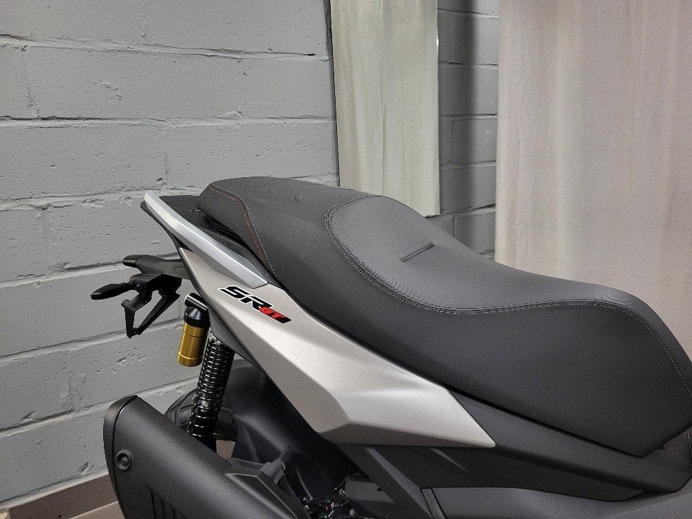 Nouvelle Aprilia SR-GT 400, Motos, Scooter, Entreprise, Contrôle de traction, Neuf