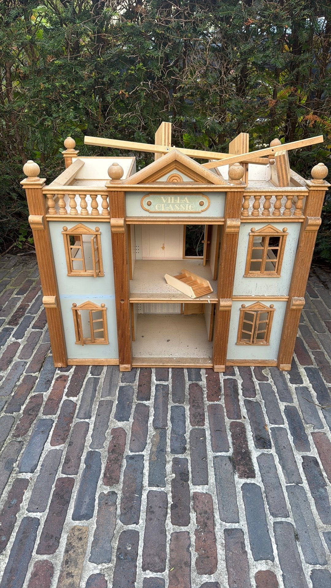 Maison de Poupee a donner, Kinderen en Baby's, Speelgoed | Poppenhuizen, Ophalen, Gebruikt, Poppenhuis