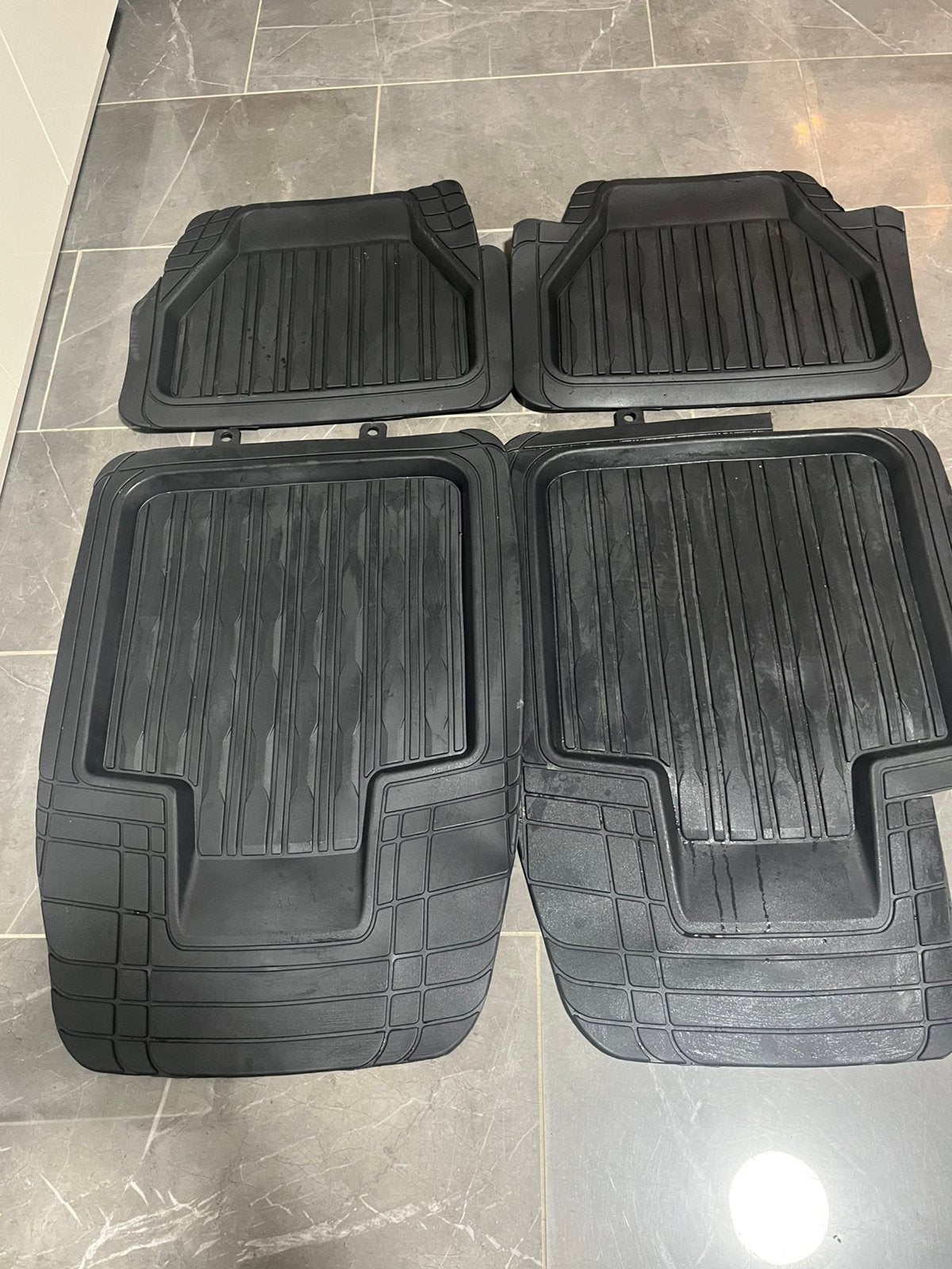 Tapis caoutchouc neuf universel 15 euros, Ophalen of Verzenden, Zo goed als nieuw