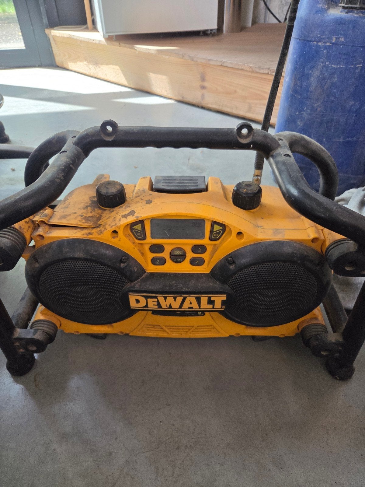 Dewalt dc011, Ophalen