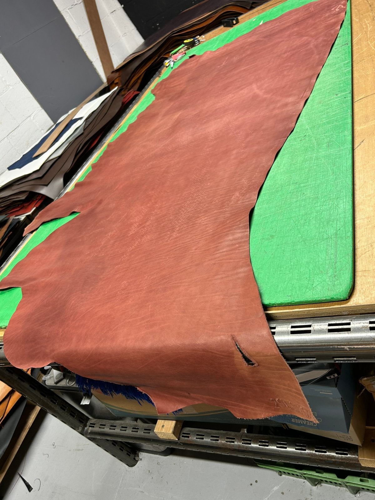 Mat roest cognac patina halve huid 1.1-1.3 mm dik soepel A19, Ophalen of Verzenden
