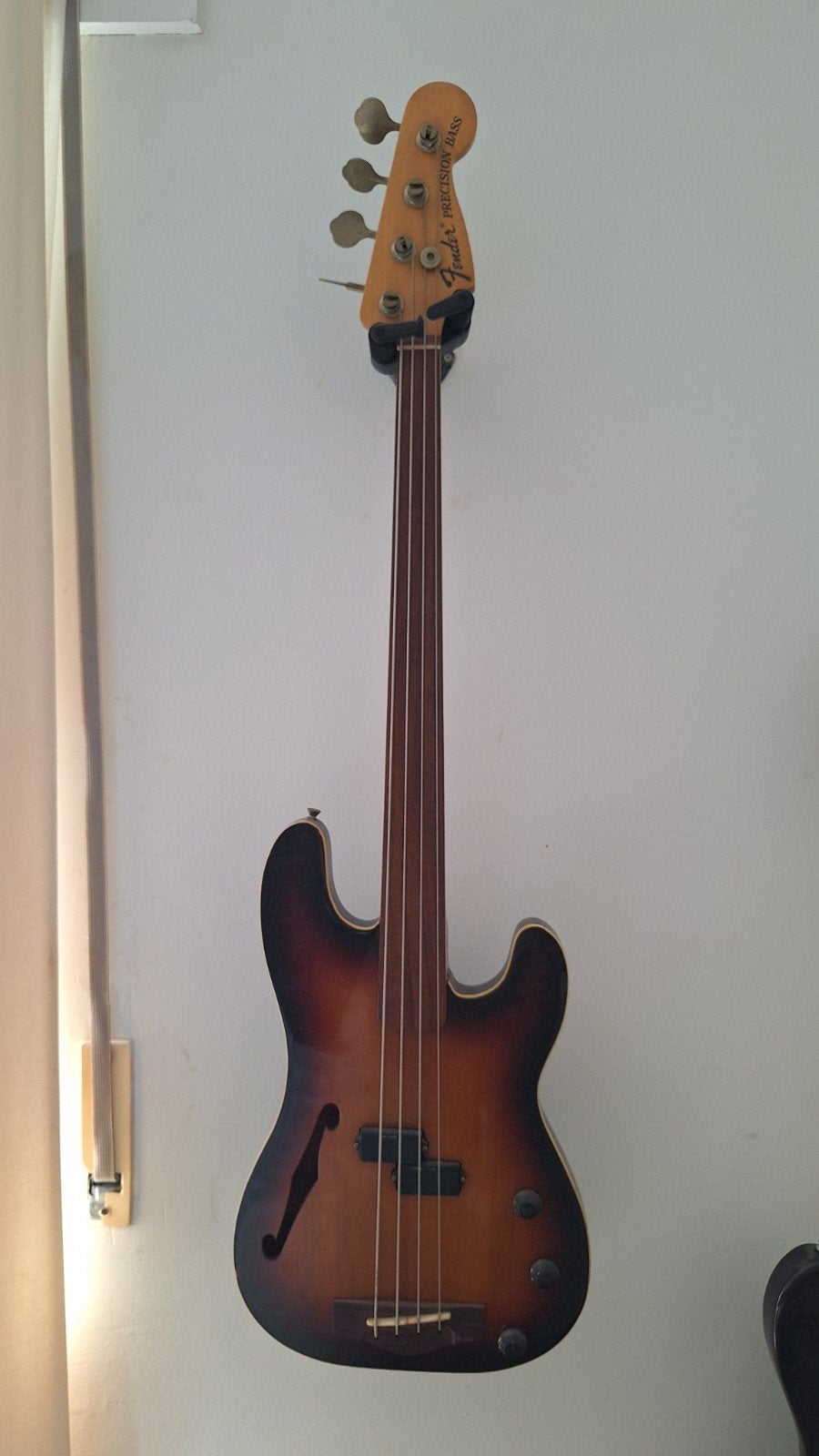 Fender Precision Bass fretless semi acoustic, Muziek en Instrumenten, Ophalen