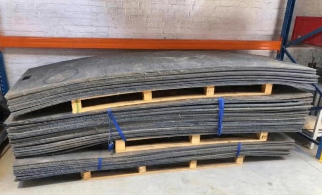 Lot van 46 rijplaten 40 ton, Ophalen, Heftruck