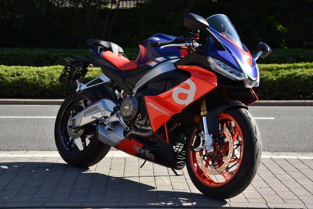 APRILIA - RS 660 - ALS NIEUW, Motoren, Motoren | Aprilia, 2 cilinders, Occasion, Motorrijbewijs A, Bedrijf
