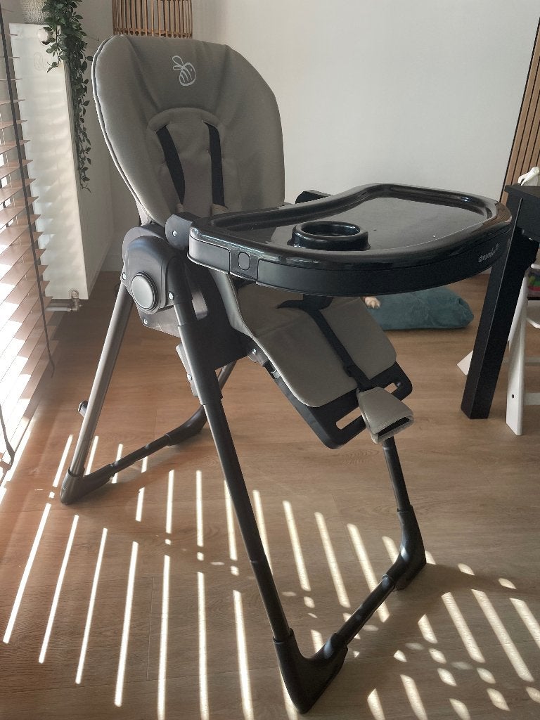 Eetstoel baby dreambee, Kinderen en Baby's, Kinderstoelen, Ophalen, Zo goed als nieuw, Inklapstoel, Afneembaar eetblad