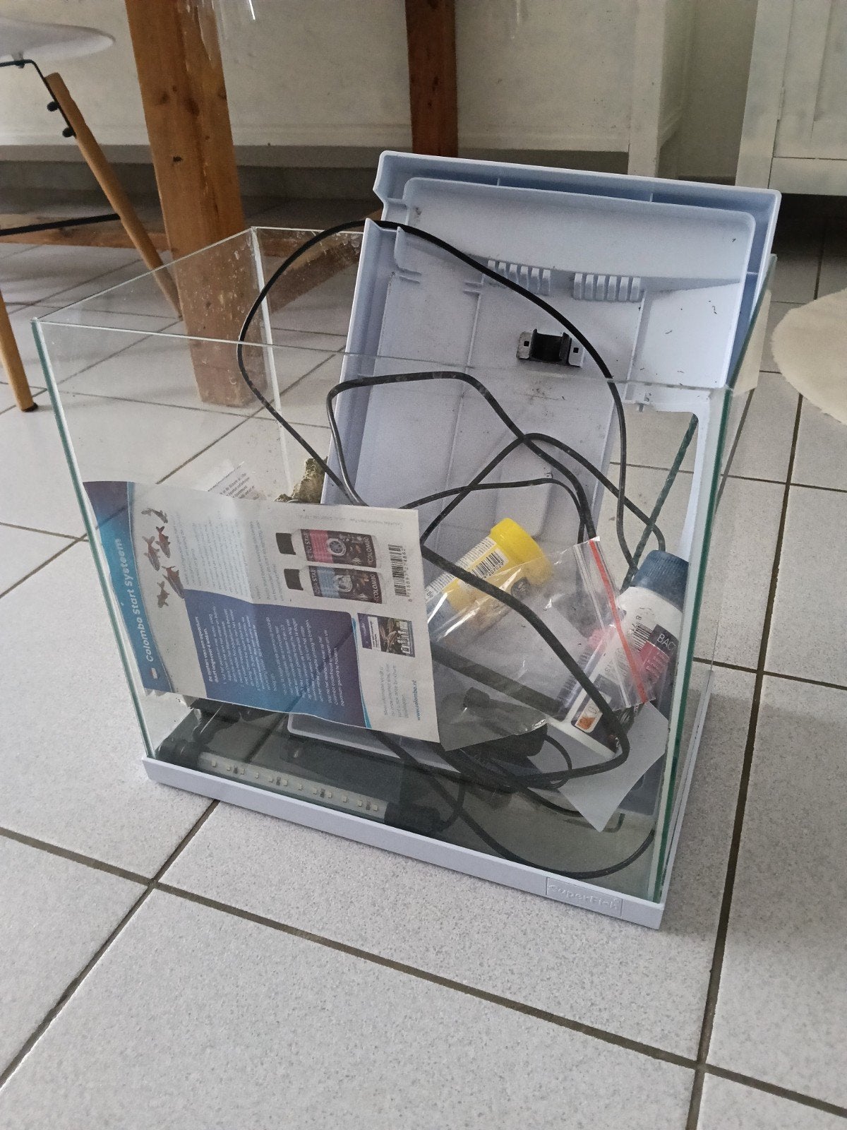 Aquarium met alle toebehoren, Ophalen