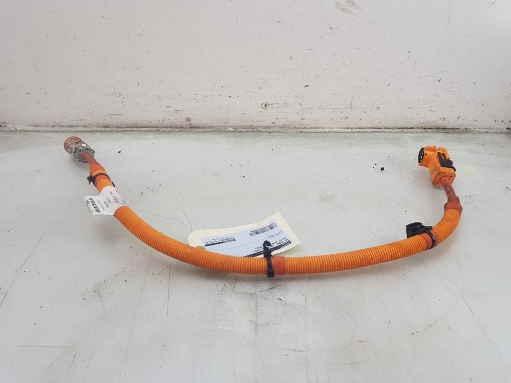 CÂBLE HT (HAUTE TENSION) ABS Volvo XC40 (XZ) (|32266022|), Info@volvocars.com, Volvo Car Germany GmbH, Siegburger Straße 229
50679  Köln, DE