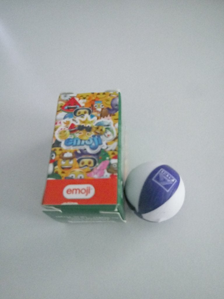 Emoji Aldi 2026 Beach Balldi dans une petite boîte, Aldi, Enlèvement ou Envoi