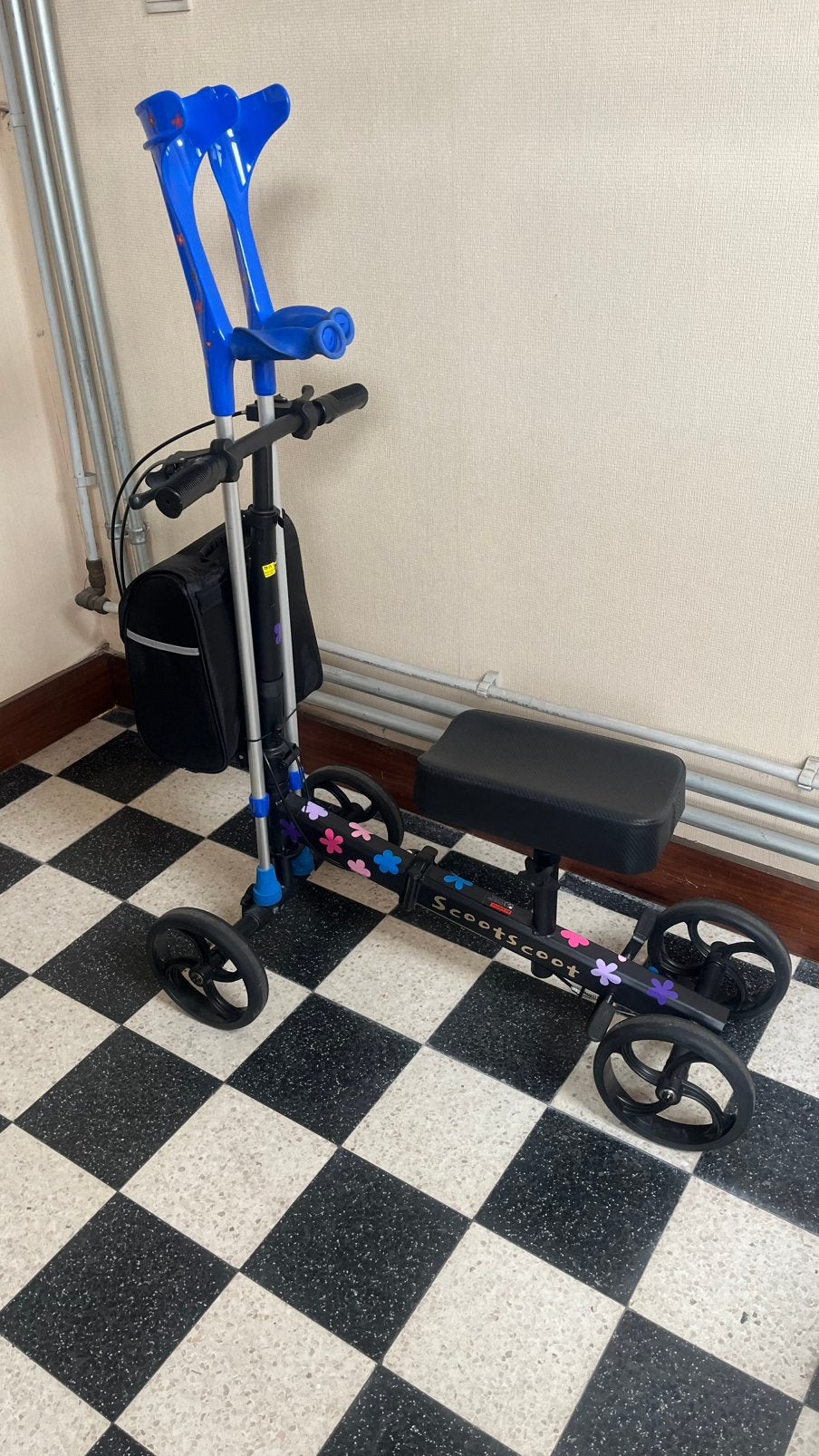 Kniescooter / knieroller, Sport en Fitness, Ophalen, Zo goed als nieuw