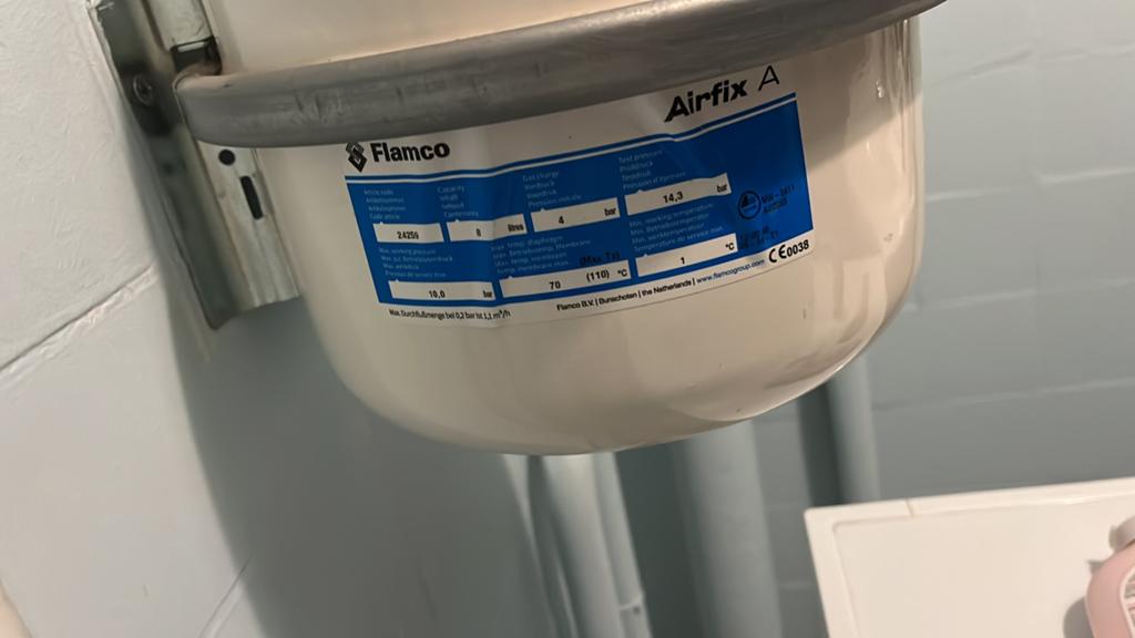 Vase d’expension sanitaire Flamco 8 litres, Ophalen, Zo goed als nieuw