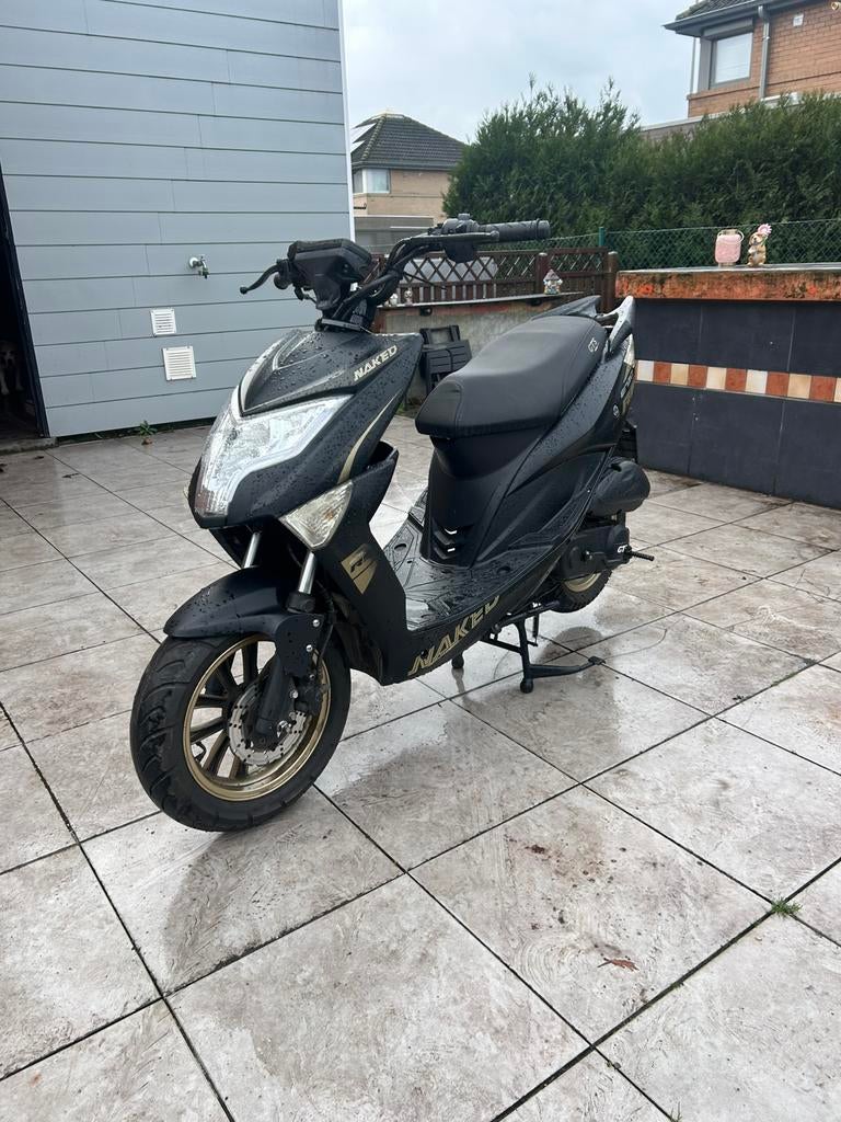 Gts naked brommer, Fietsen en Brommers, Scooters | SYM, Ophalen of Verzenden, Zo goed als nieuw