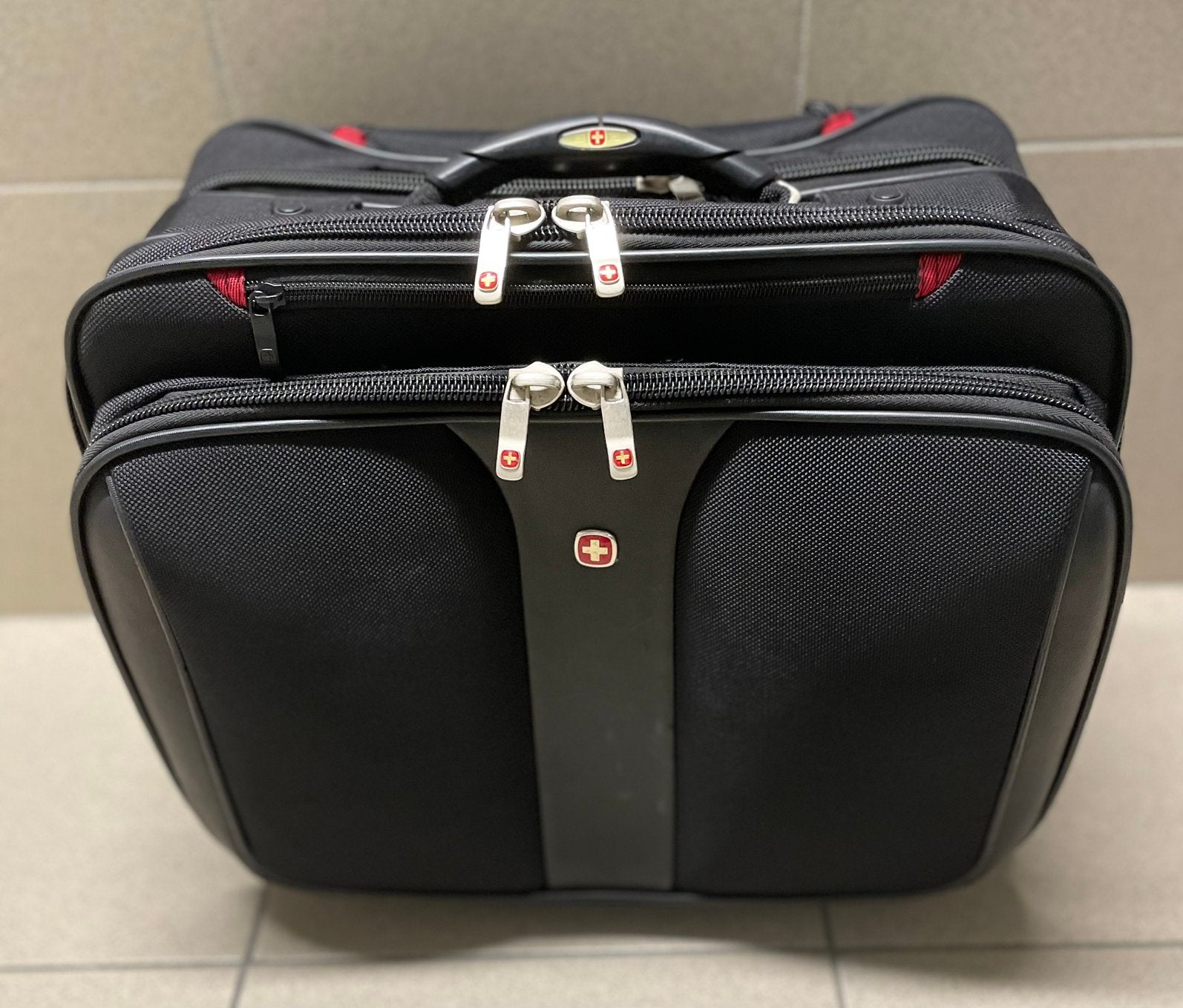 Laptoptas met wieltjes WENGER zwart, Ophalen, Zo goed als nieuw, Wenger, Zwart