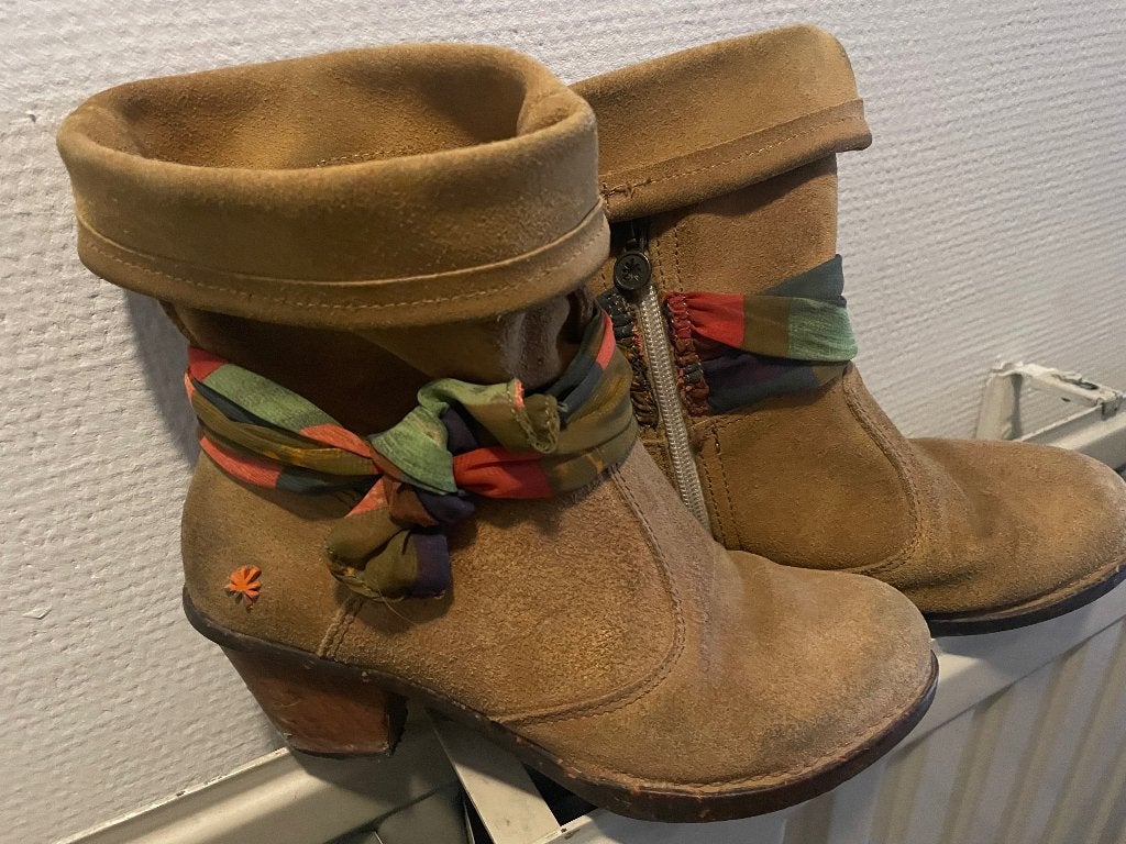 Bottines, Beige, Lage of Enkellaarzen, Ophalen of Verzenden, Gedragen