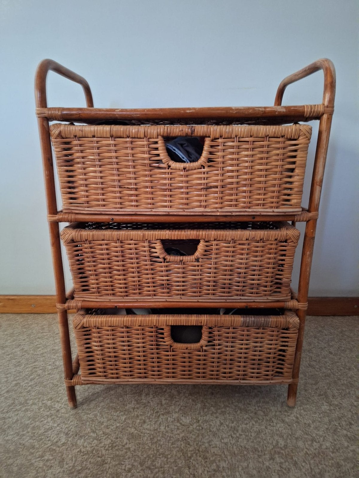 Petite armoire en osier, Enlèvement, Utilisé