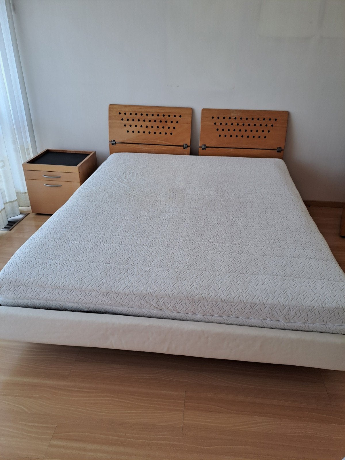 Disign Auping bed., Huis en Inrichting, Tafels | Statafels, Ophalen