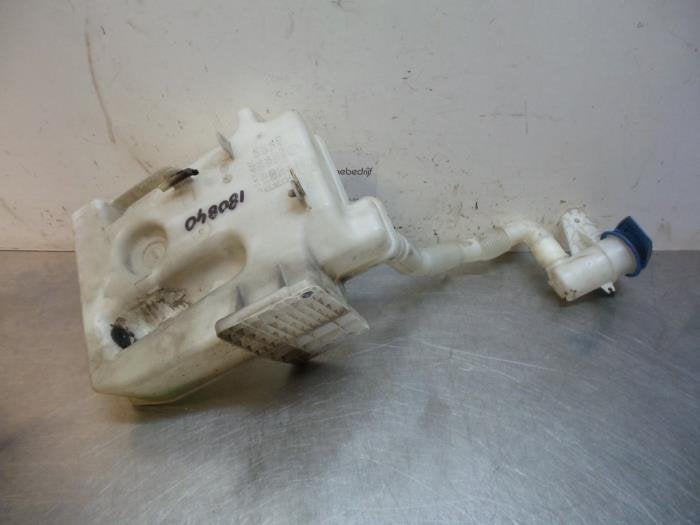 Ruitensproeiertank voor van een Volkswagen Caddy (Caddy 04-), Gebruikt, -, Volkswagen, -