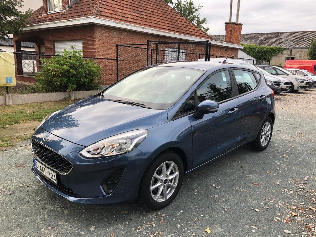 Ford Fiësta Cool & Connect benzine 27500 km van 2021, Auto's, Voorwielaandrijving, Dealer onderhouden, Stof, https://public.car-pass.be/vhr/cf18cbd1-618f-4ebc-bded-badf8bfe2265