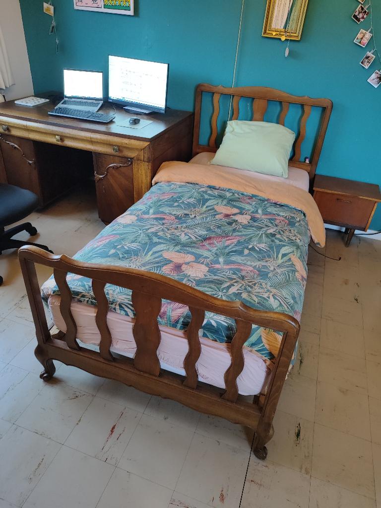 Mooi antiek vol houten bed, Huis en Inrichting, Slaapkamer | Bedden, Ophalen, Gebruikt, 90 cm, Eenpersoons
