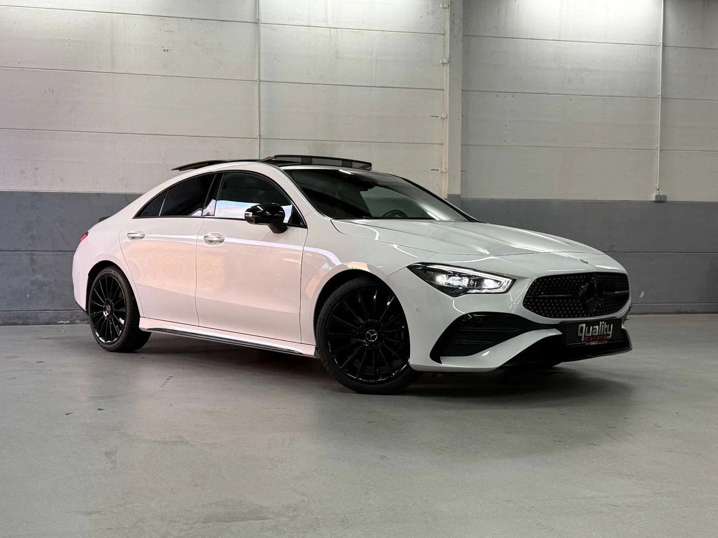 Mercedes-Benz CLA-Klasse 180 CLA180 MILD HYBRIDE // AMG LINE, Autos, Achat, Entreprise, Alcantara, Noir