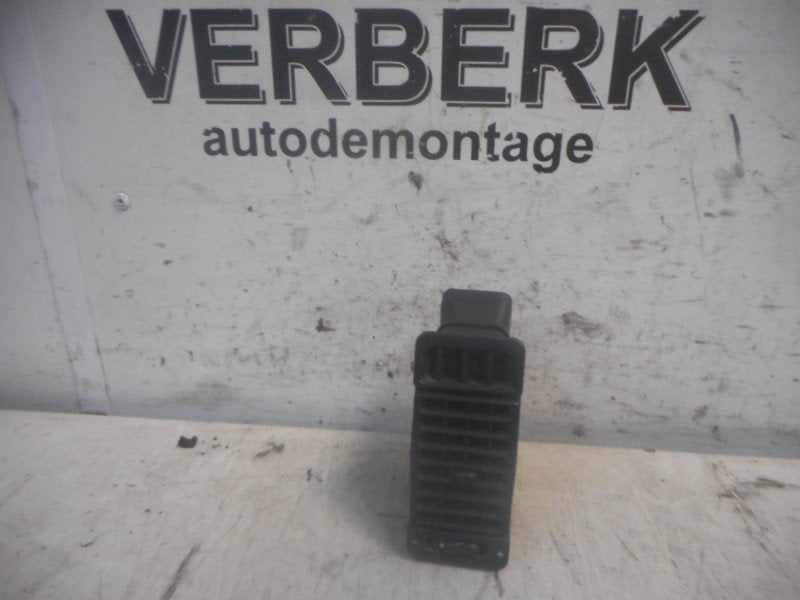 AERATEUR TABLEAU DE BORD DROIT Citroën Xantia (X1 / 2), Citroën, Kontakt-citroen@citroen.com, Utilisé, Citroën Deutschland GmbH