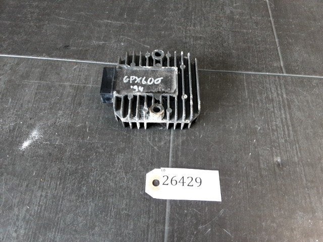 GPX600 1988 - 1994 Kawasaki Spanningsregelaar D1-59289, Motoren