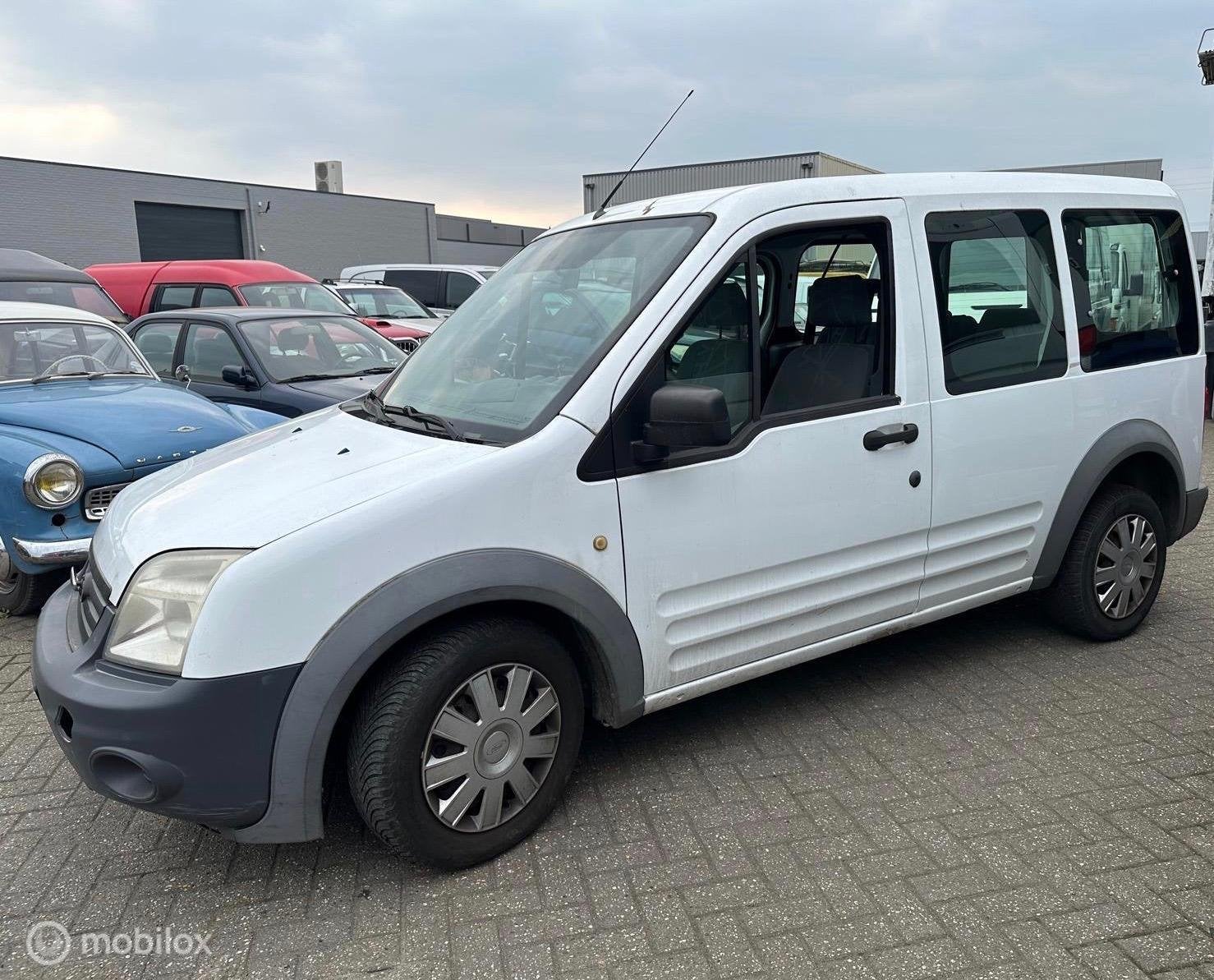 Ford Transit Connect 1.8 TDCi AIRCO 5 ZITPL MOTOR DEFEKT, Euro 5, Stof, 4 cilinders, Wit