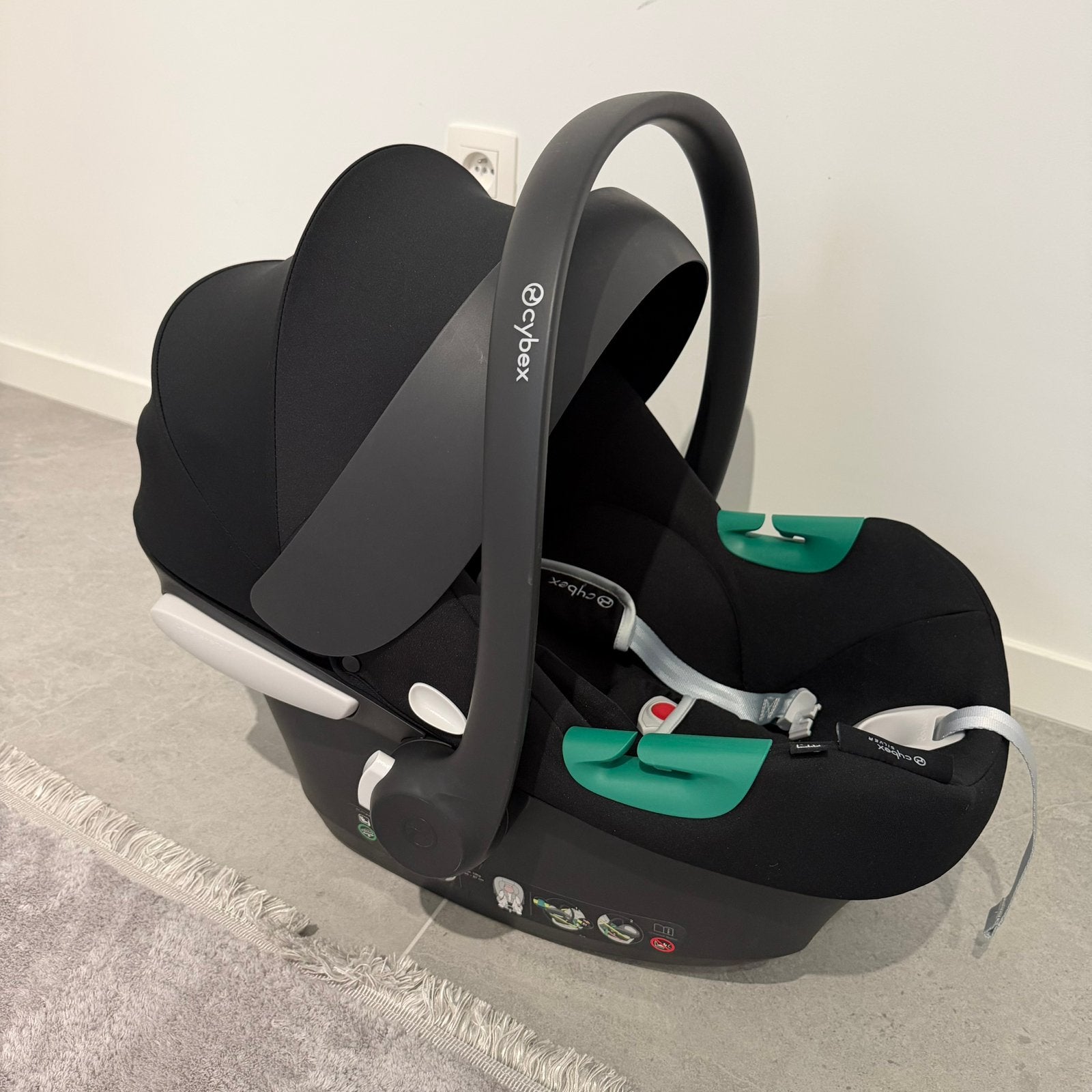 Cybex Aton B2 I-size groep 0+ (0-13 kg of circa 12 m), Autogordel, Verstelbare rugleuning, Zo goed als nieuw, 0 t/m 13 kg