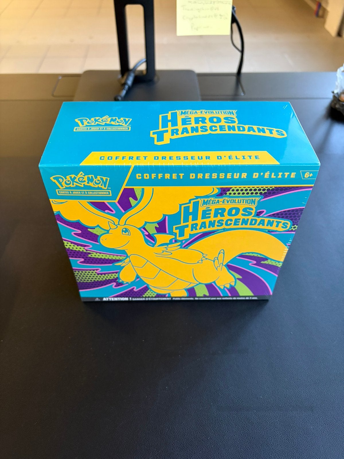 ETB Heros Transcendent + acryl, Ophalen, Zo goed als nieuw, Booster