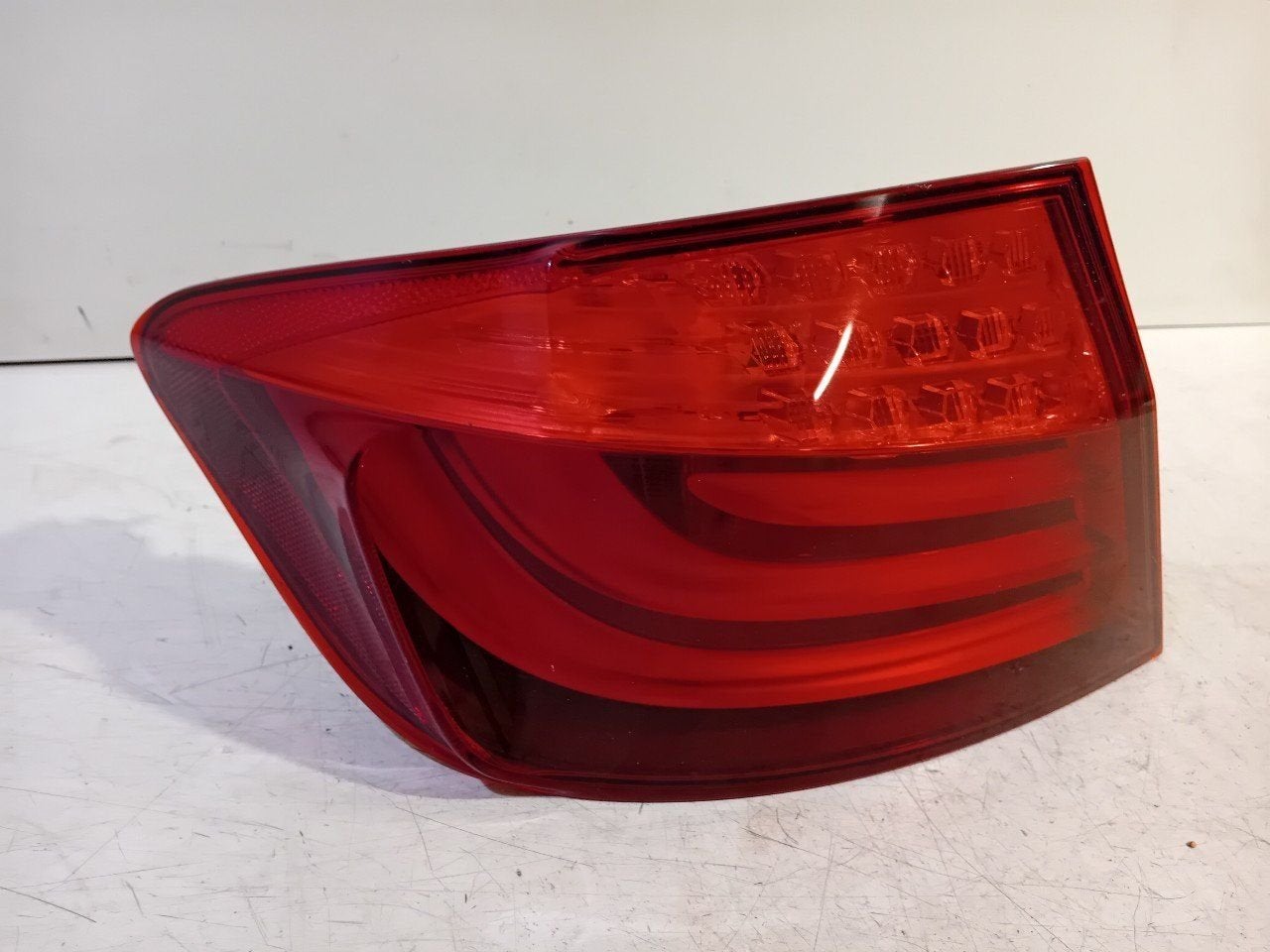 Achterlicht links buiten BMW 5 serie, Onderdelen@venauto.nl, Van der Ven Autorecycling B.V., Ettenseweg 76, 4706 PB Roosendaal, The Netherlands